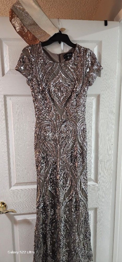 Never Used Wedding Or Graduation Gown Matching Purse