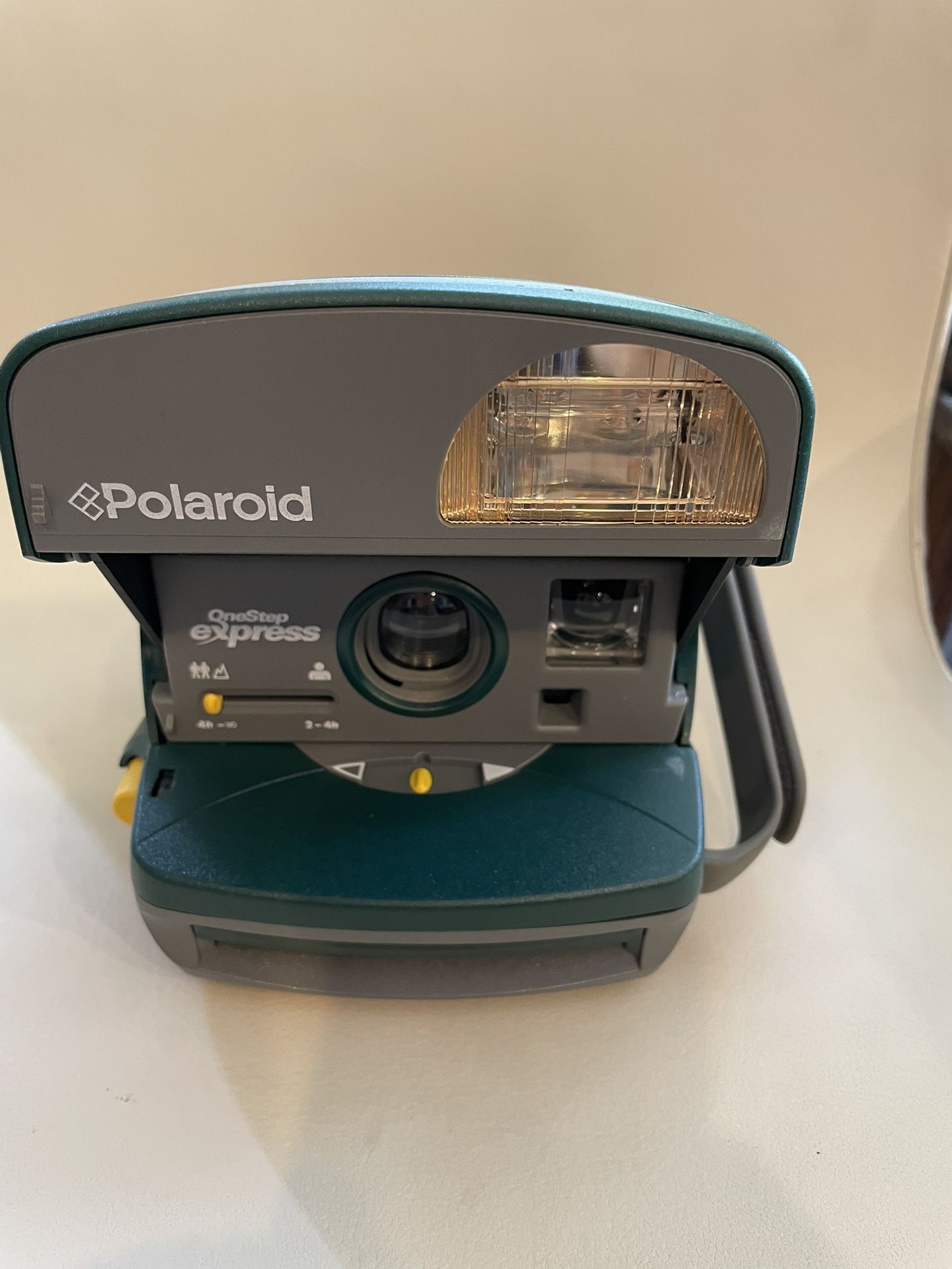 Polaroid One Step Express Green 600 Instant Camera Film
