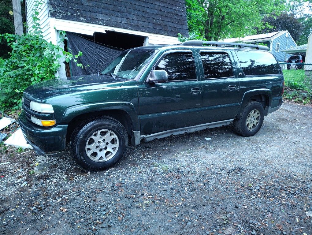 04 Chevy Suburban Z71