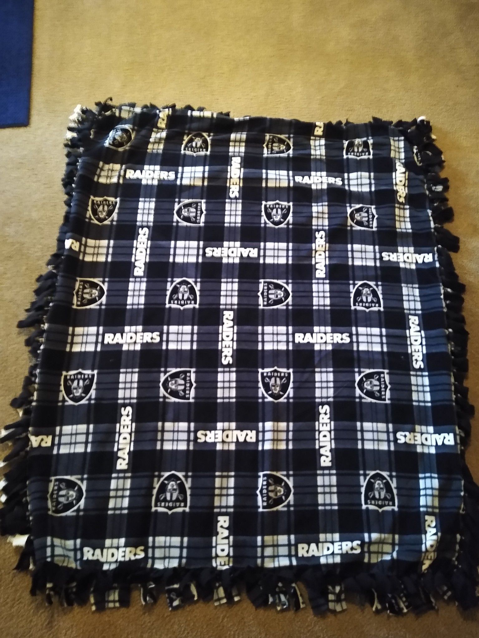 (NEW) Handmade Raider blanket $20
