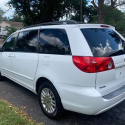 2009 Toyota Sienna