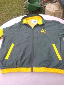 Pro Player Oakland Athletics Pullover Size L