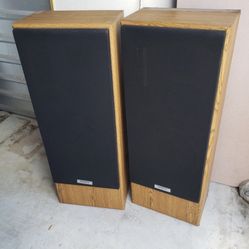Onkyo Speakers With Stereo Cabinet
