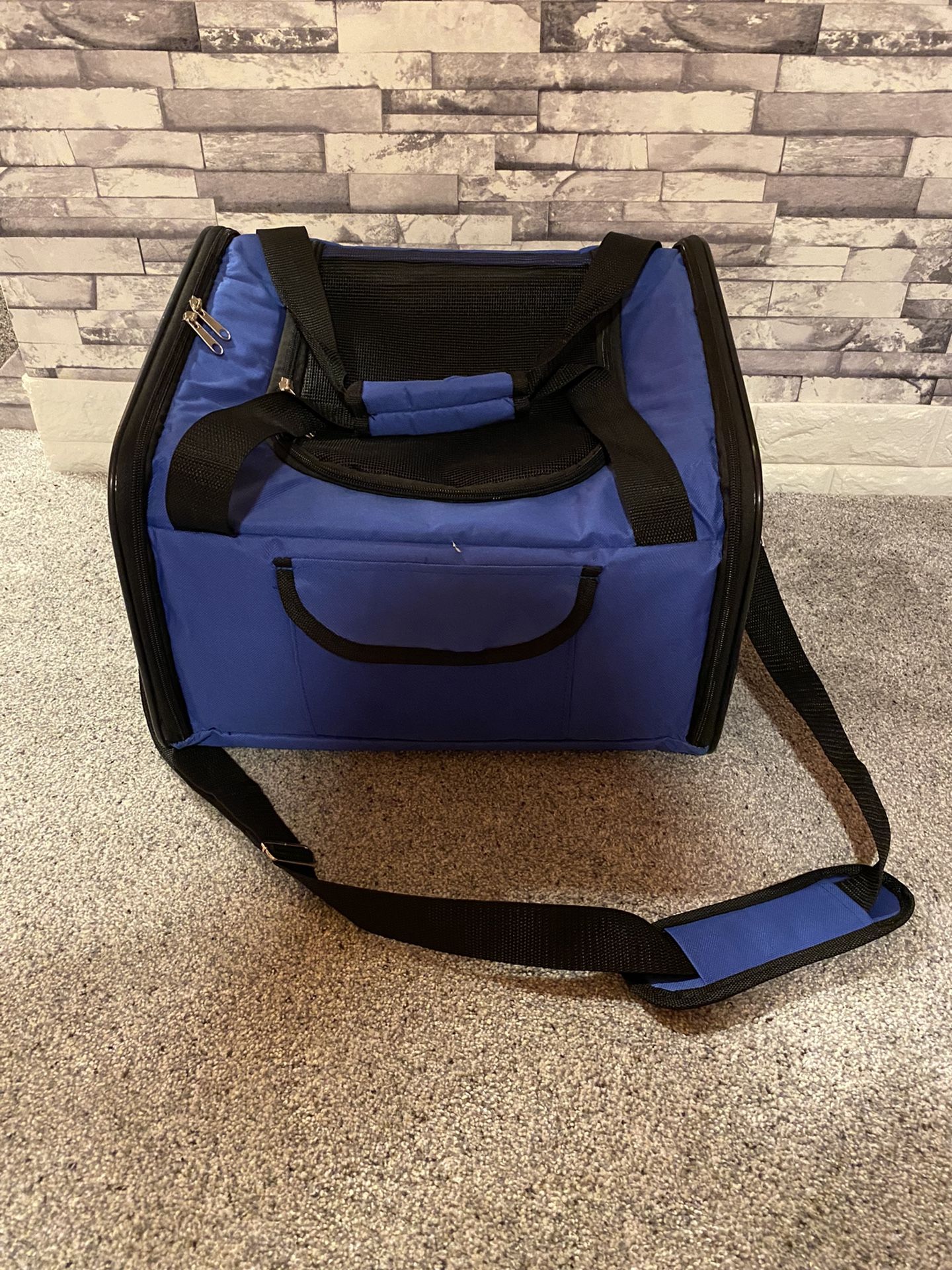 pet carrier