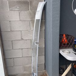 81-87  Cowl Vent Top Panel