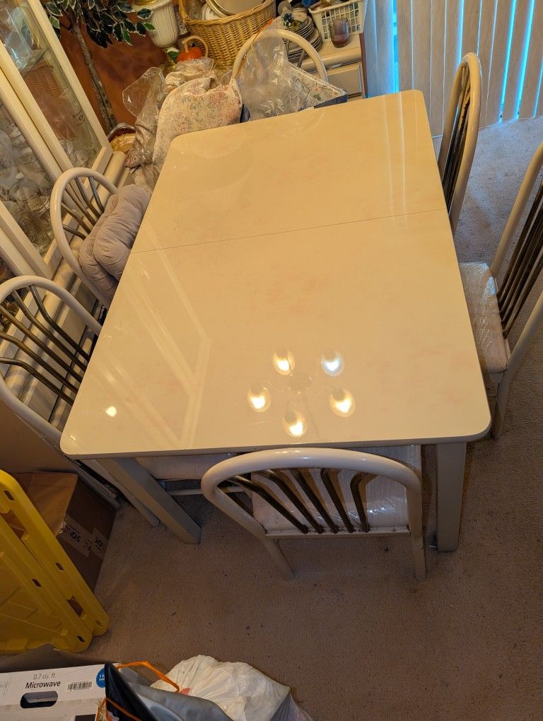 Dinning Table 