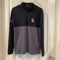 Dodger’s Light Pull Over