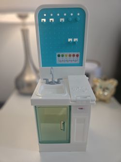 Mattel Barbie 2020 careers Fast Cast Clinic Playset Replacement sink Cupboard