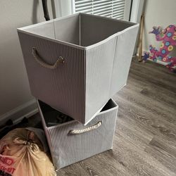 Folding cube baskets