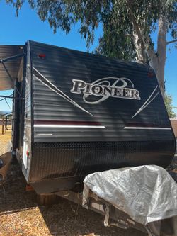2017 pioneer RV trailer