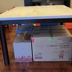 Counter Height Table And 4 Chairs 