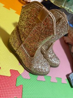 9C toddler boots
