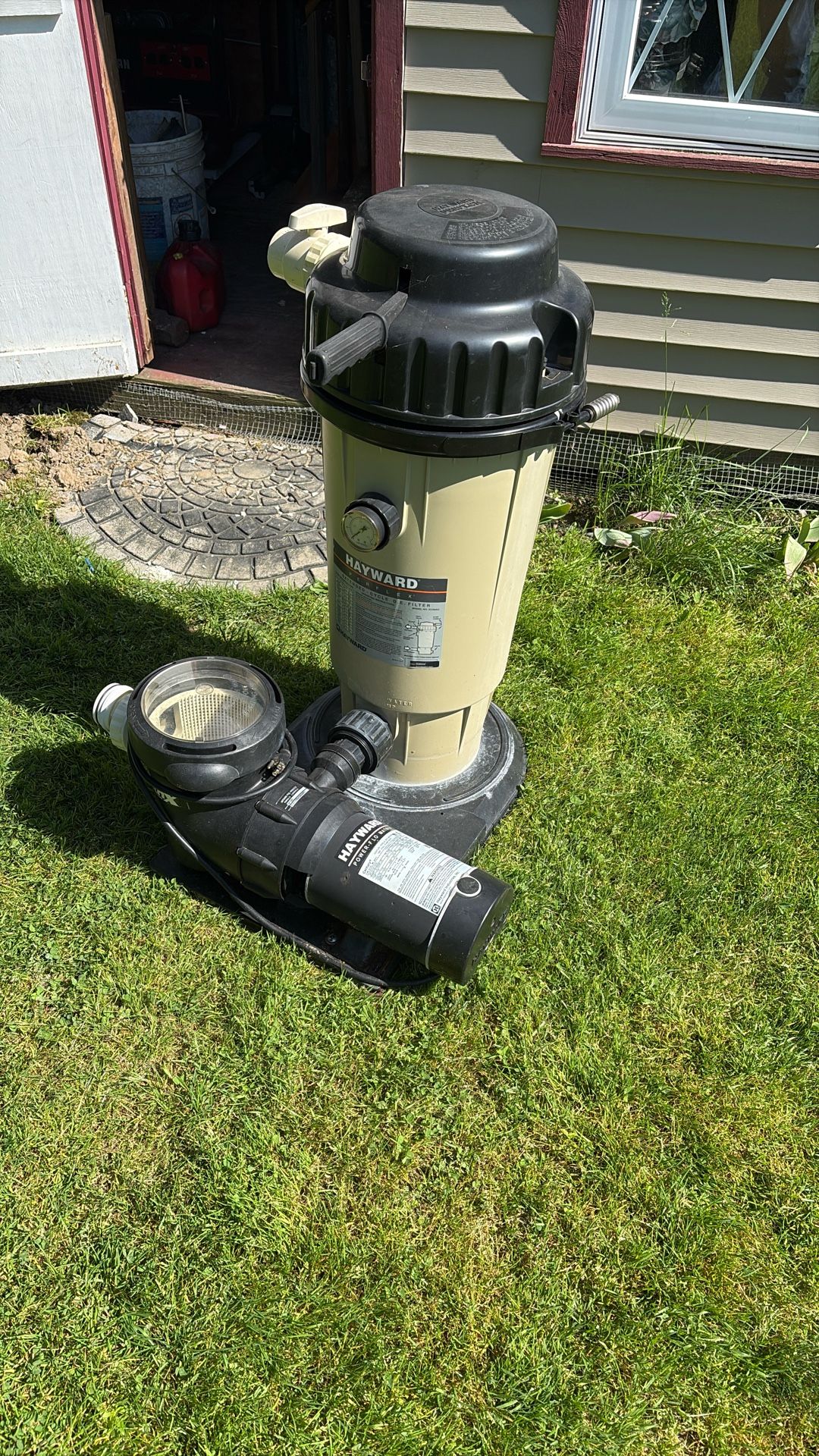 Hayward swimming pool pump and filter