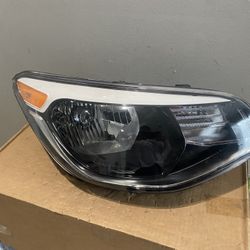 2014-2019 Kia Soul Right Headlight 
