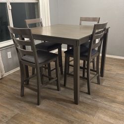 4 Seat and Table Dining Set