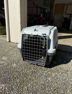 Pet Carrier/Crate