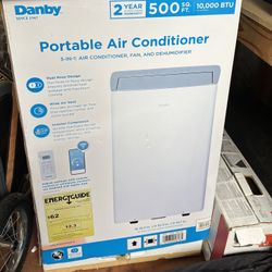 Portable A/C Unit Danby 500 SF, 12,000 BTU, 10,000 SACC