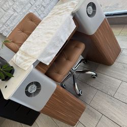 Nails Table + Chair