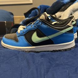 Nike Dunks 