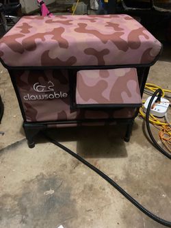 Electric warming cathouse clawsable brand