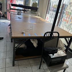 Cut n sew machine + table