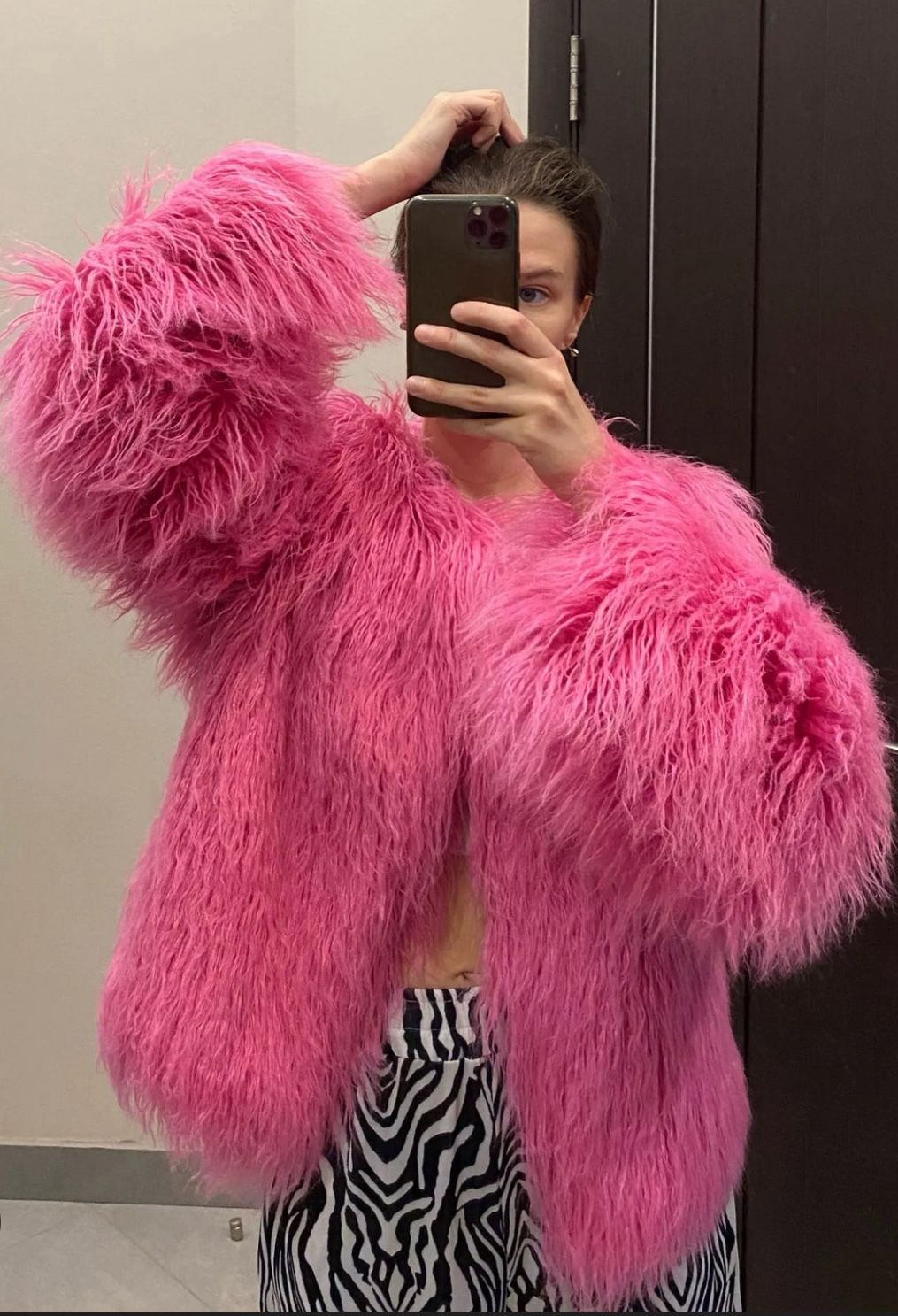 Pink Shaggy Fluffy Faux Fur Coat Solid Color Sweater, Long Sleeve Short Jacket, Women's Fashion Puffy Overcoat Outwear