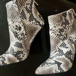 Ladies Boots