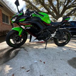 2022 Kawasaki ninja 650 KRT edition