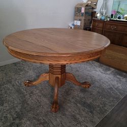 Solid Wooden Circle Table with Chairs