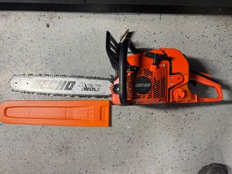 Echo CS-590 TimberWolf Chainsaw 59.8cc w/20” Cutting Bar. Runs And Cuts.