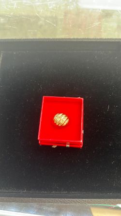 Gold ring