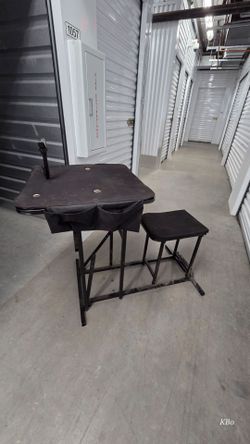 Collapsible shooting bench with rest