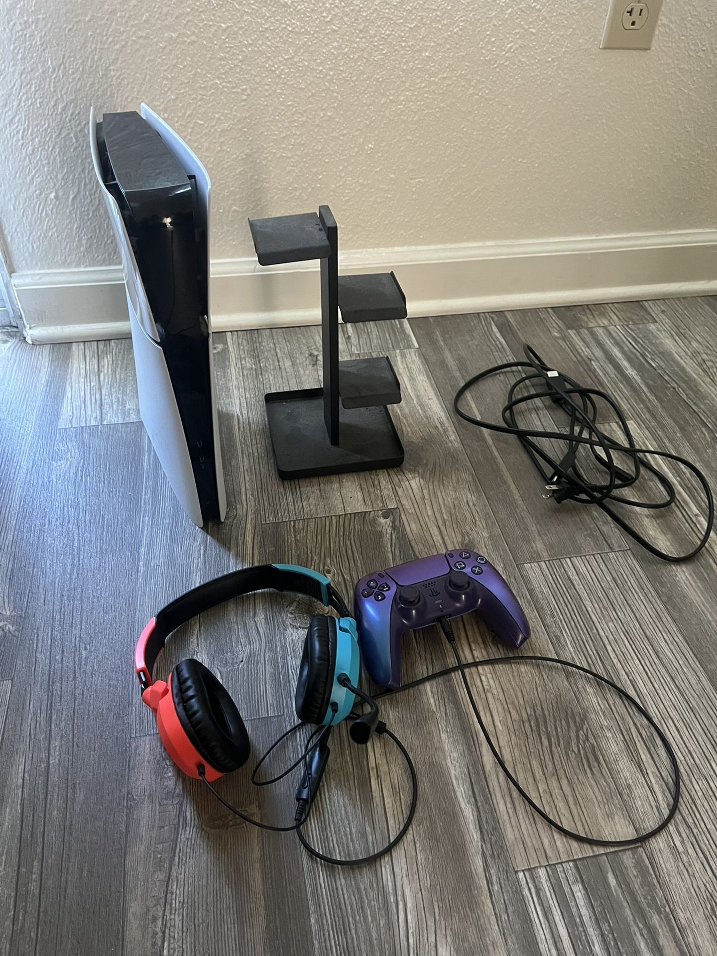 Ps5/controller/headset(turtle Beach)/ Stand For Headset And Controller