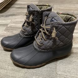 Used Sperry Duck Boot - women’s size 6