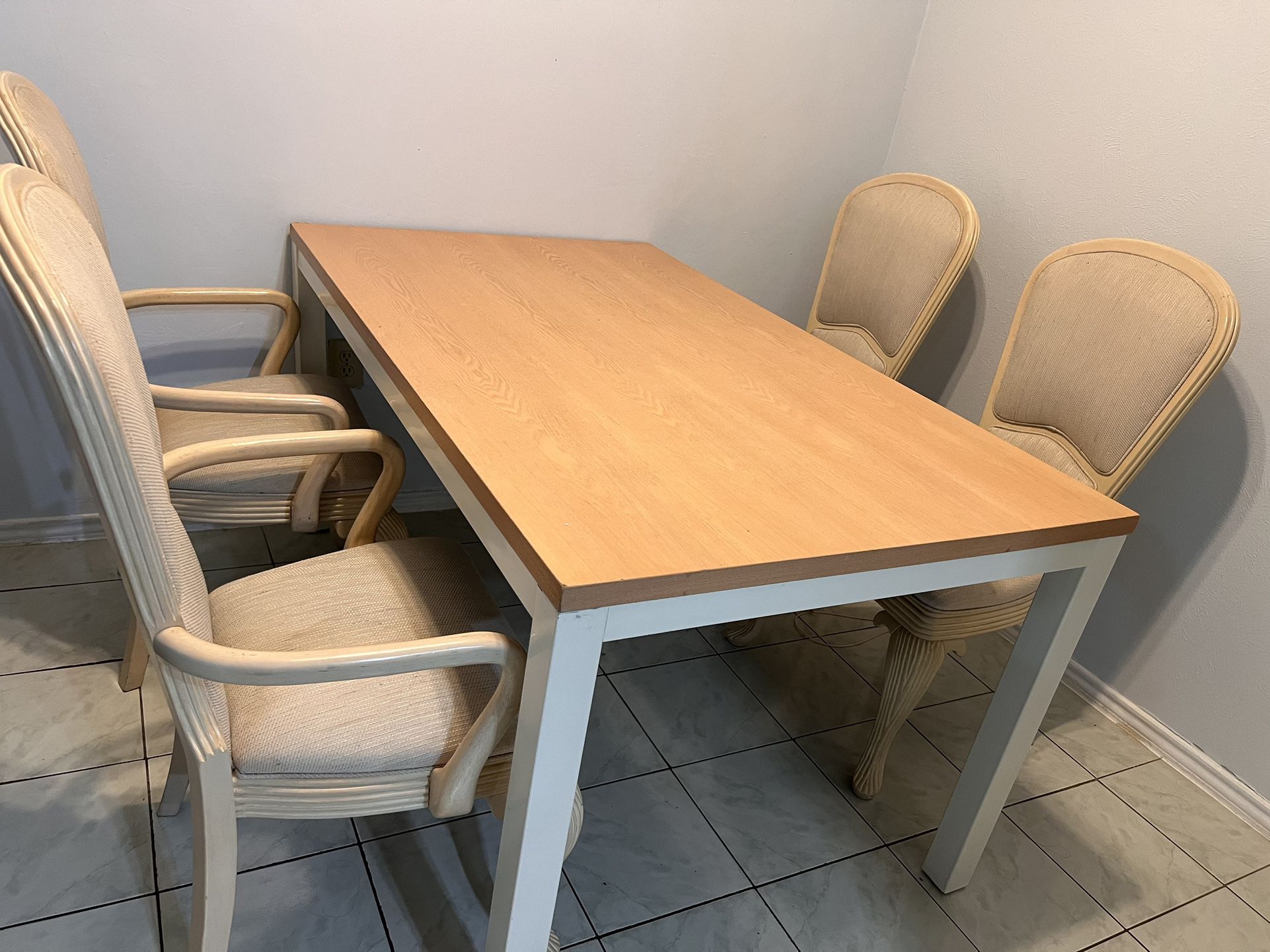 Dine Table With 4 Chairs