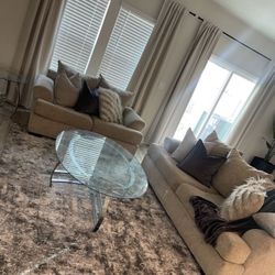 2 Living room Tables