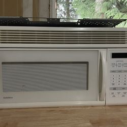 Excellent Over-the-Range Microwave – Very Quiet – $50 – Bothell