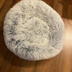  Dog/Cat Bed 