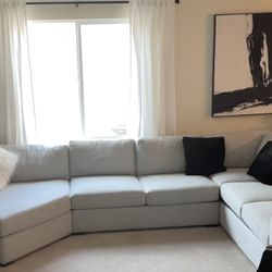 Light Grey Sectional Couch 