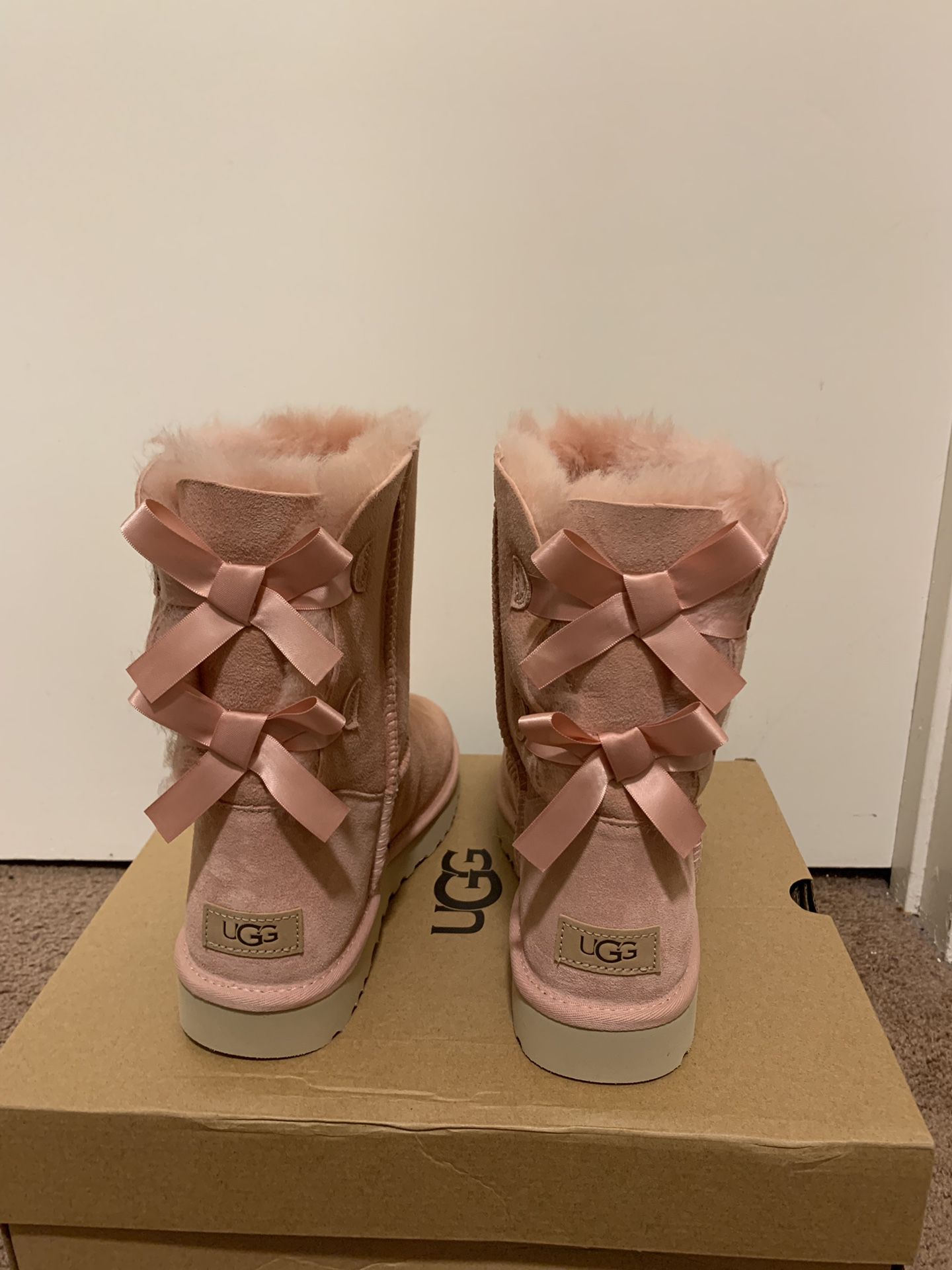 100% Authentic Brand New in Box UGG Bailey Bow Short Boots / Color: La Sunshine / Women size 5, 6, 7, 8, 11