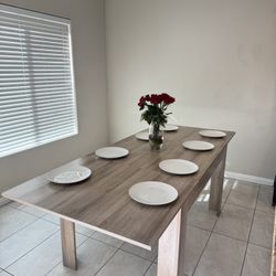 Modern Extendable Dining Table – Seats up to 10 – 3 Sizes