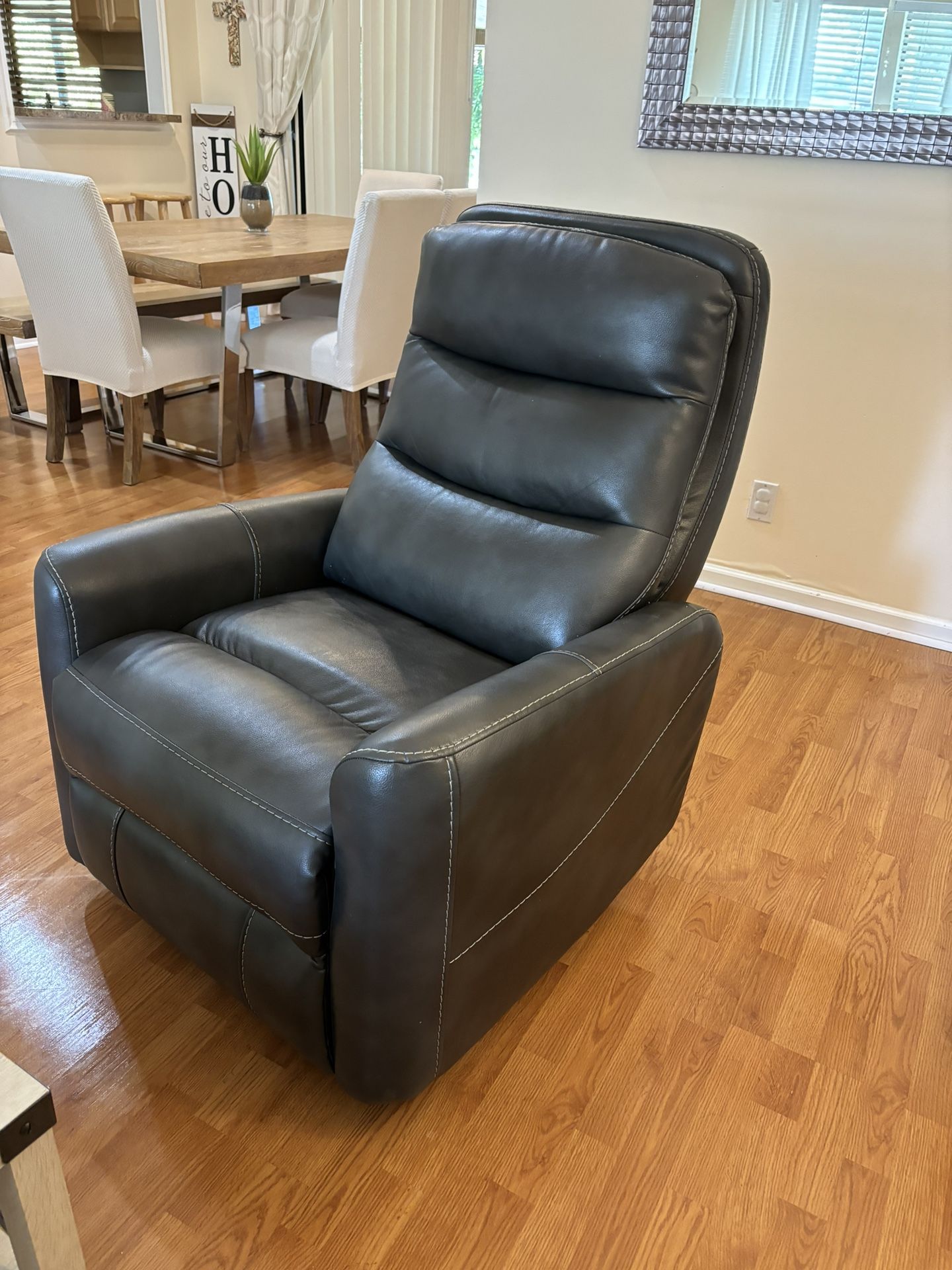 Swivel Recliner
