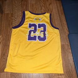 Lakers Jersey Size M/L
