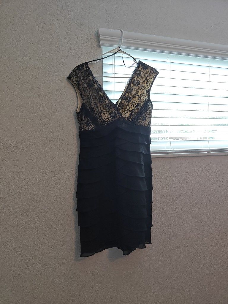 Simple Black& Lace Dress