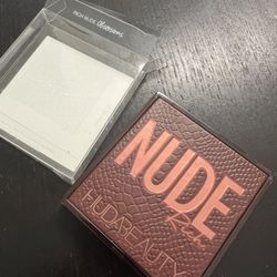 Huda Beauty Nude Rich Eyeshadow palette $25