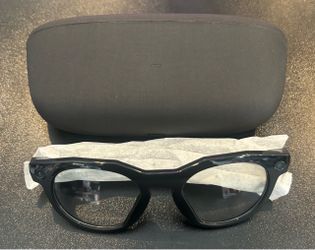 Oakley Meta Smart Glasses with Case