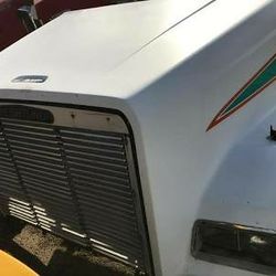 PETERBILT,. FREIGHTLINER.-.I./.S./0.-/iW./T./B.-. DAY CAB WITH CUMMINS