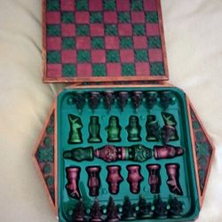 Vintage Christmas Chess. (RARE)!!!