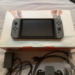 Nintendo Switch Gamers Bundle, Console+Games+Accessories