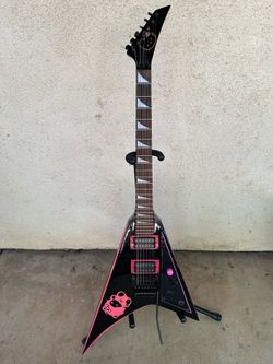 Custom Built Goth Kitty RR Style V / DiMarzio Pickups/ Coil Tap + Killswitch